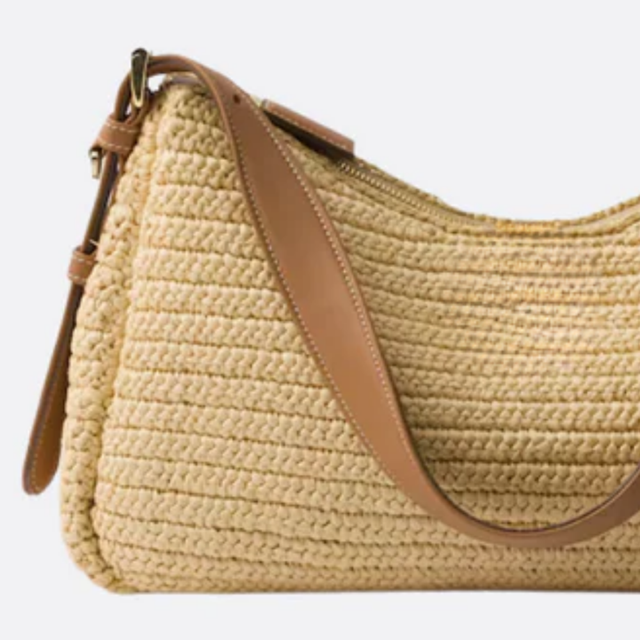 Handtasche mit gehäkelten Details